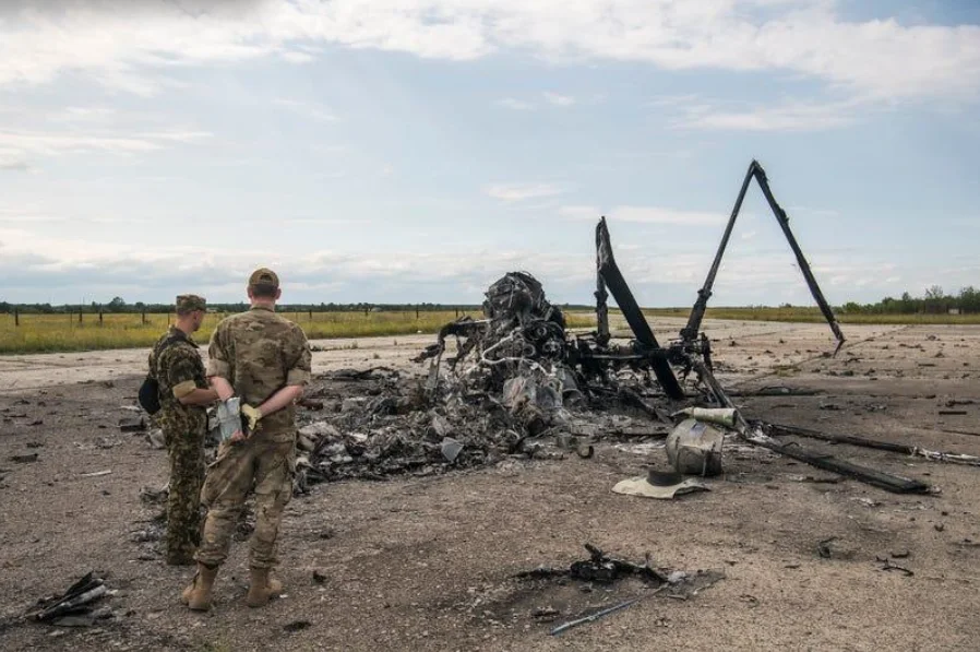Flames After Impact: Two Soldiers Killed as Apache Helicopter Crashes Near Fort Hood