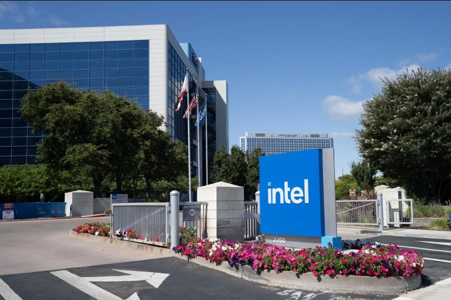 Microsoft and Intel Expand AI Partnership to Accelerate Enterprise Artificial Intelligence