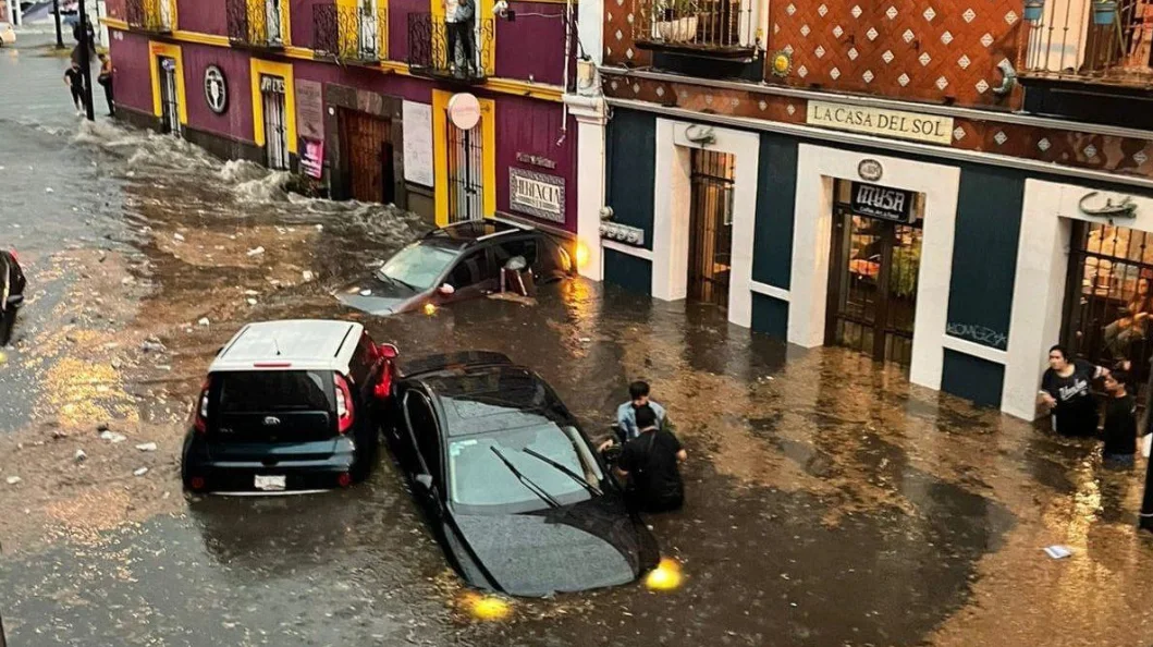 At Least One Dead and Thousands Evacuated as Torrential Floods Devastate Central Mexico
